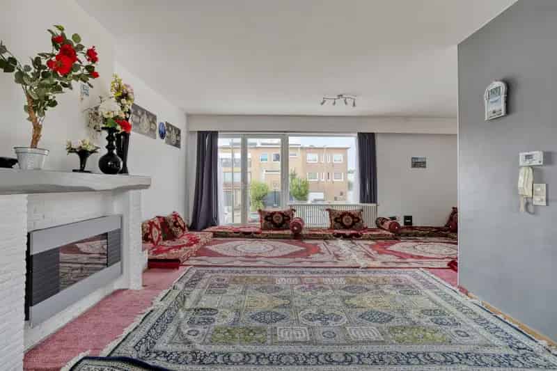 Huis te huur Wommelgem: 5 slaapkamers, grote tuin en garage