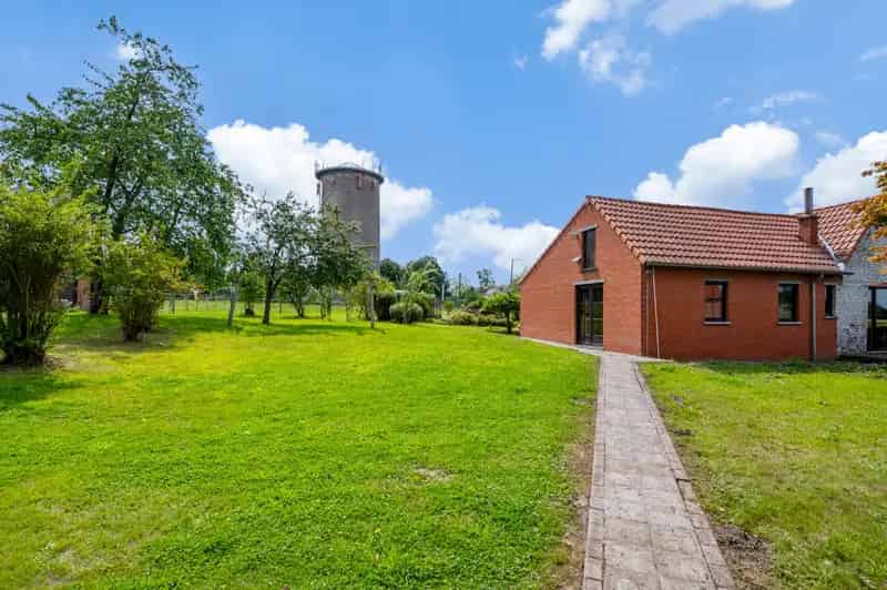 Huis te koop Sint-Pieters-Kapelle: Landelijk gelegen renovatieproject