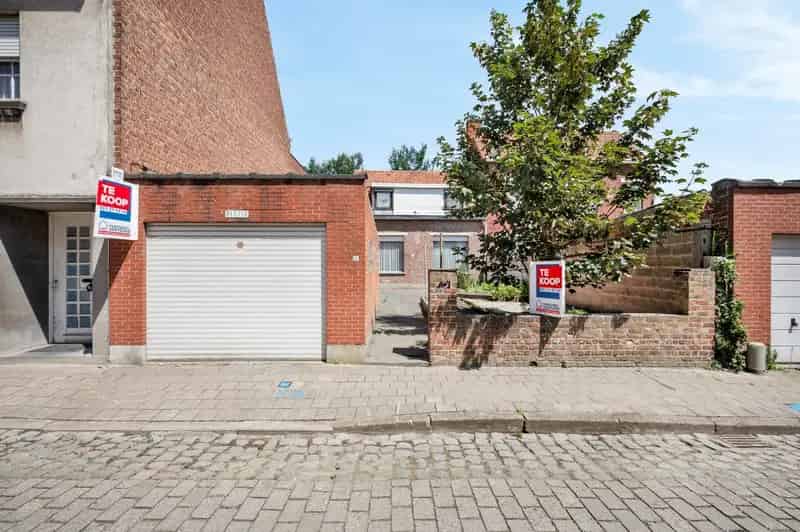 Te renoveren woning 2 slaapkamers garage