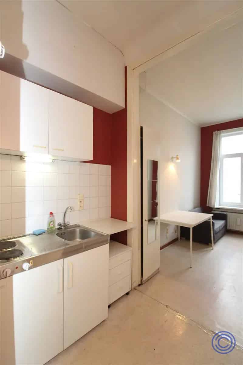 Gemeubelde Studio te Huur 2 Maanden Toplocatie