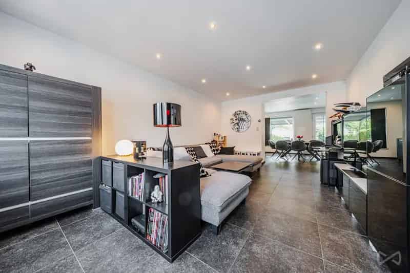 Huis te huur 203m2 4 slaapkamers tuin zwembad