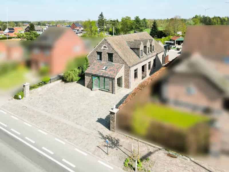 Huis te koop Lommel: Instapklare woning met handelsruimte