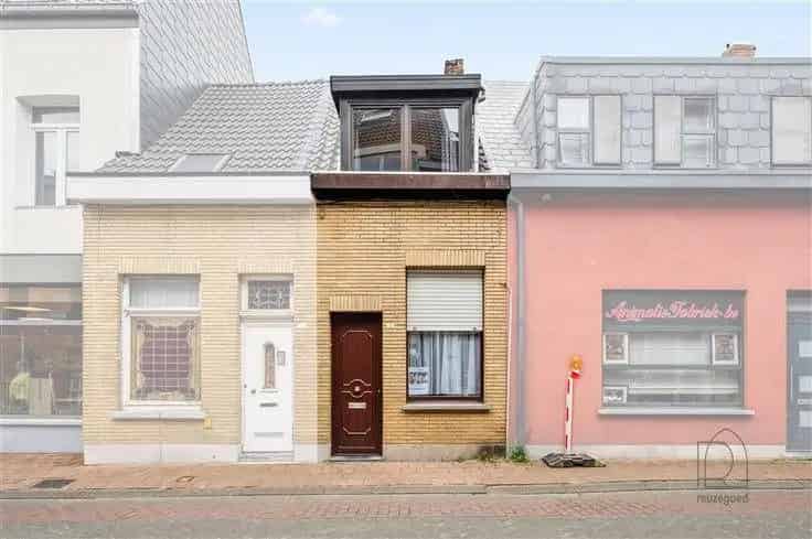Huis Te Koop Duffel: Opknapper met Potentieel