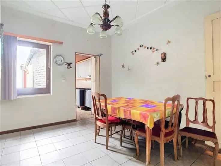 Te renoveren huis 110m² Trazegnies