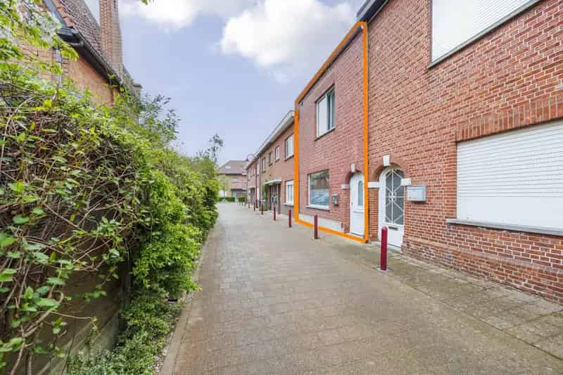 Op te knappen woning  met 3 slaapkamers op toplocatie!