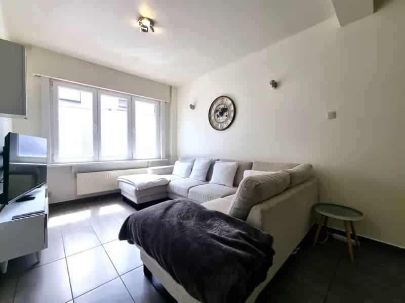 Huis te Koop Heist: Gerenoveerde woning nabij strand