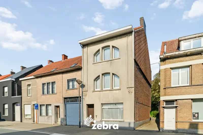 Ruime HOB 5 slaapkamers en loods centrum Tielt