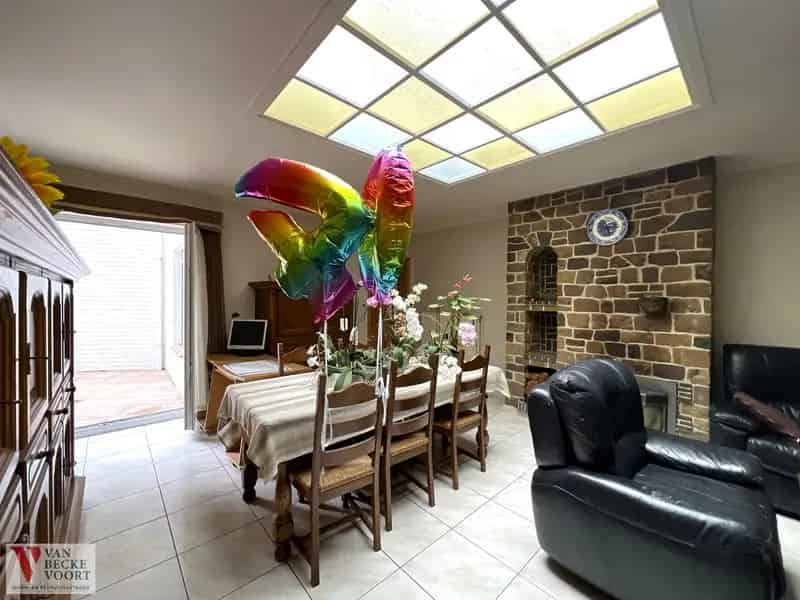 Handelspand met Woonruimte te Huur 314m²