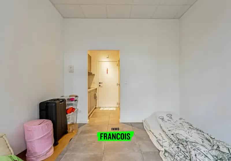 Lichtrijke Studio te Huur Sint-Joost-ten-Node 22m2