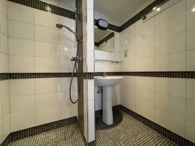 Studio te Ixelles - 40m² - Nabij Winkels en Openbaar Vervoer