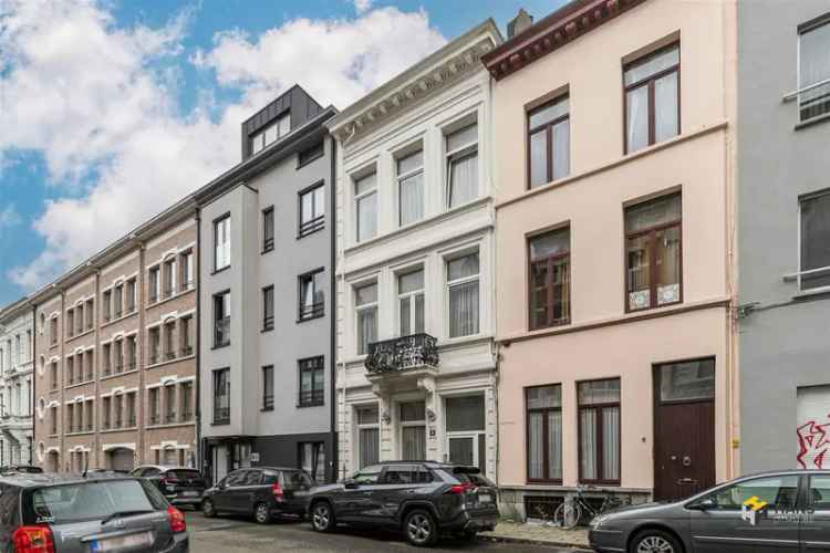 Huis te huur Antwerpen 6 kamers 220m² renovatieproject