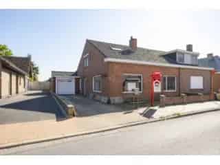 Huis te koop Adinkerke Ruime woning met renovatiepotentieel