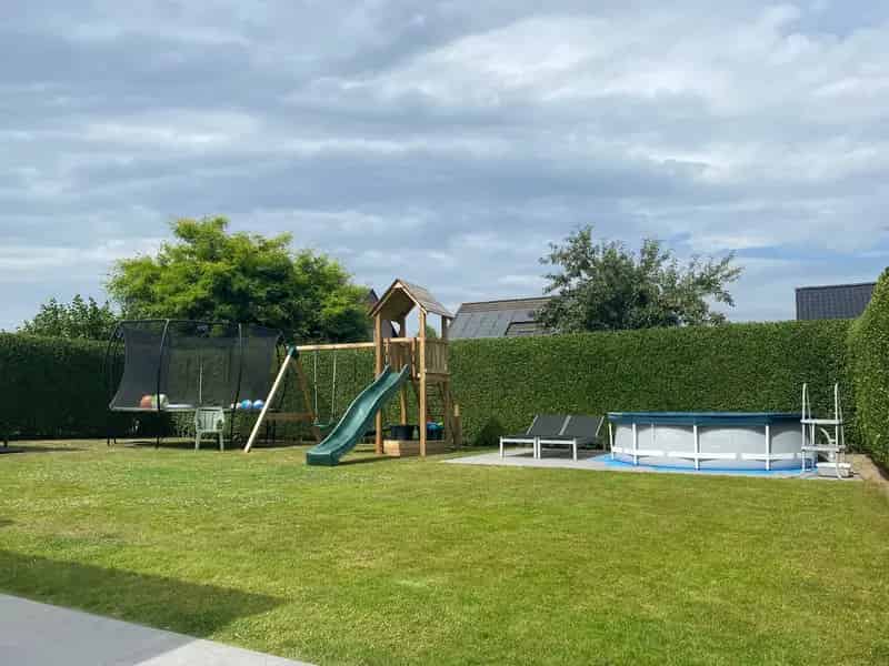 Huis te huur Deinze: Instapklare gezinswoning met tuin en 2 garages