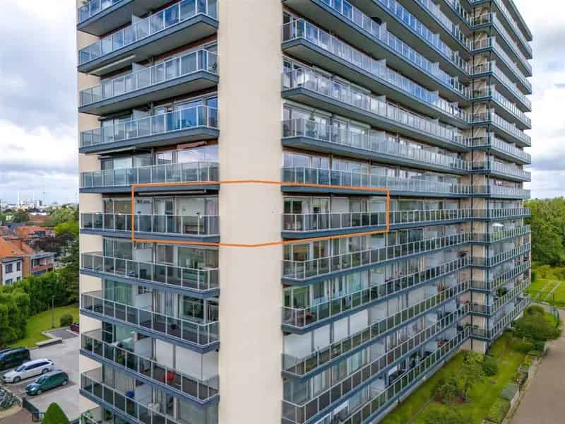 Ruim 2 Slaapkamer Appartement met Prachtig Uitzicht