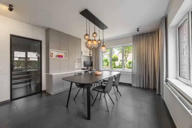 Ruime gezinswoning te koop Bloemendaal