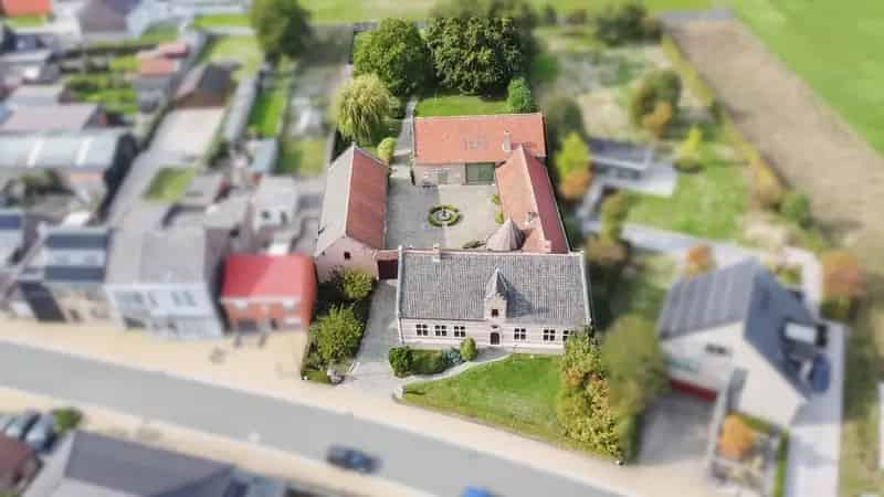 Authentieke Vierkantshoeve te Herdersem - 5 slaapkamers - Grote Tuin