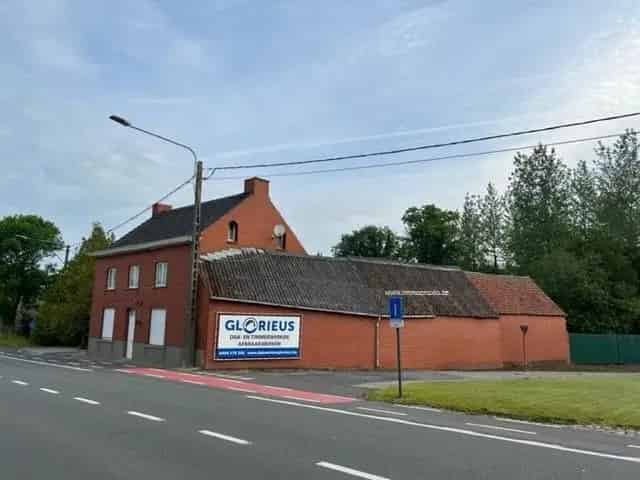 Te renoveren woning 3 slaapkamers Zwalm 4106m²