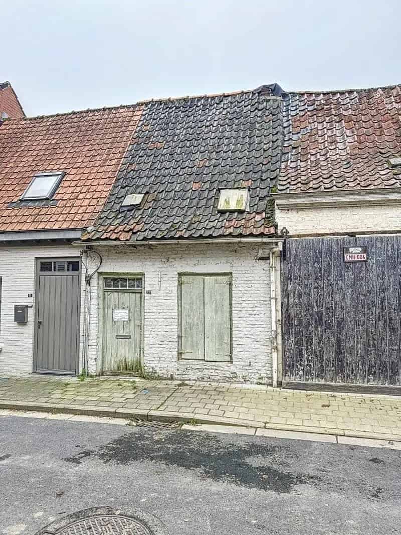 Te renoveren woning Watou