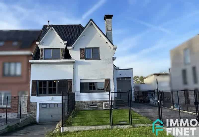 Huis te koop Brakel: Ruime woning met atelier