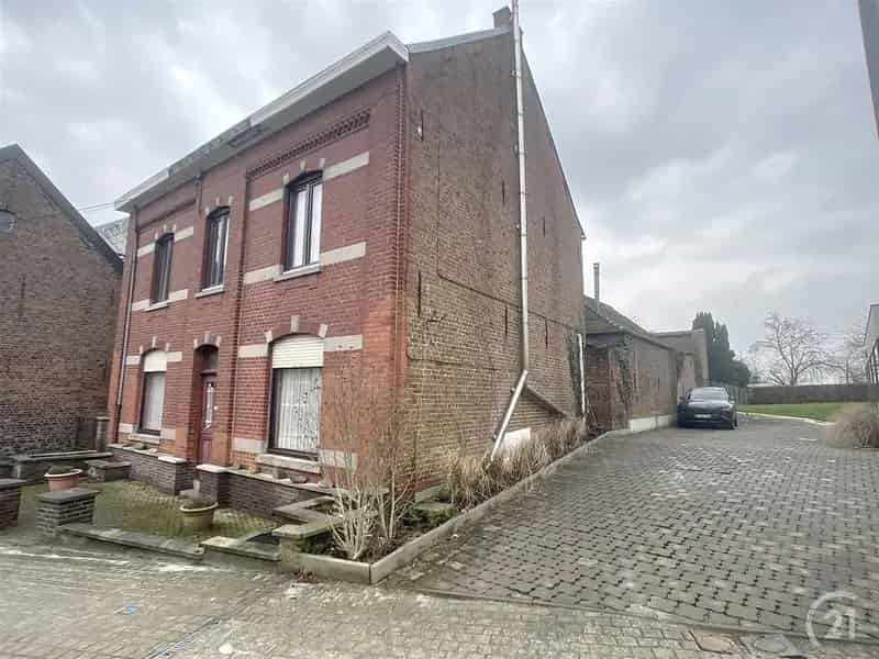 Herenhuis te koop Denderwindeke: Authentieke woning te renoveren