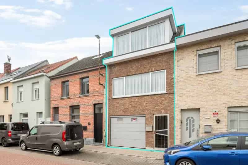 Te koop: Instapklare woning Hemiksem 2 slaapkamers garage tuin