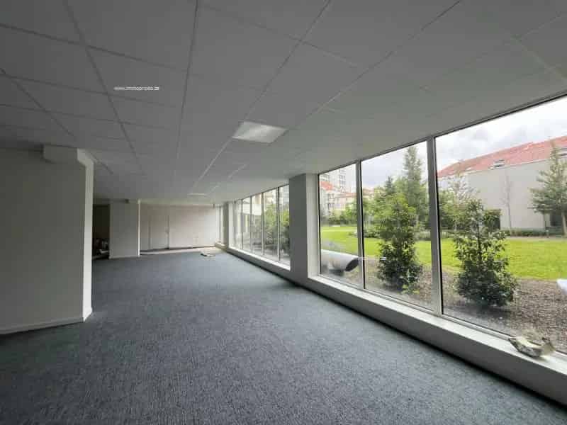 Nieuwbouw Project te Huur Molenbeek 1405m² Kantoor Retail Creche