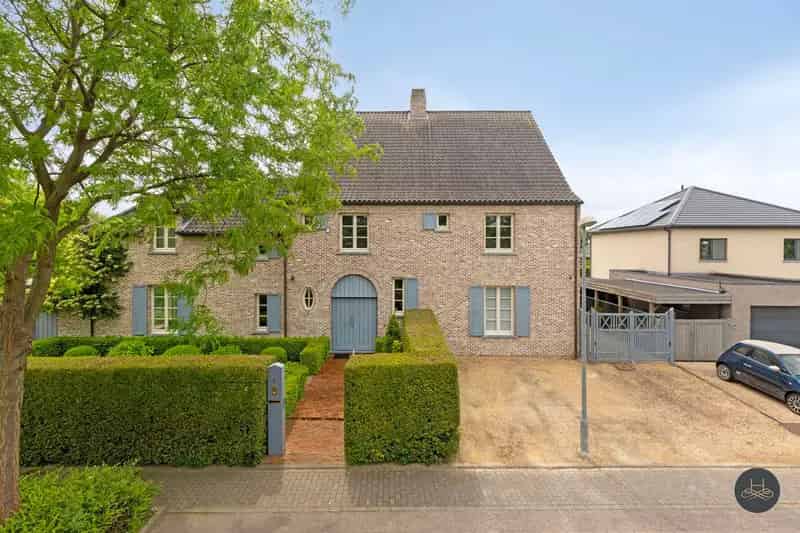Exclusieve Pastorijwoning Grote Tuin Volledig Afgewerkt
