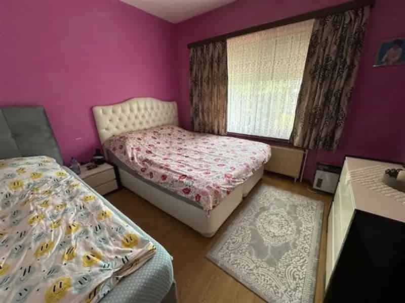 Appartement te koop Hoboken 2 slaapkamers terras nieuwe keuken