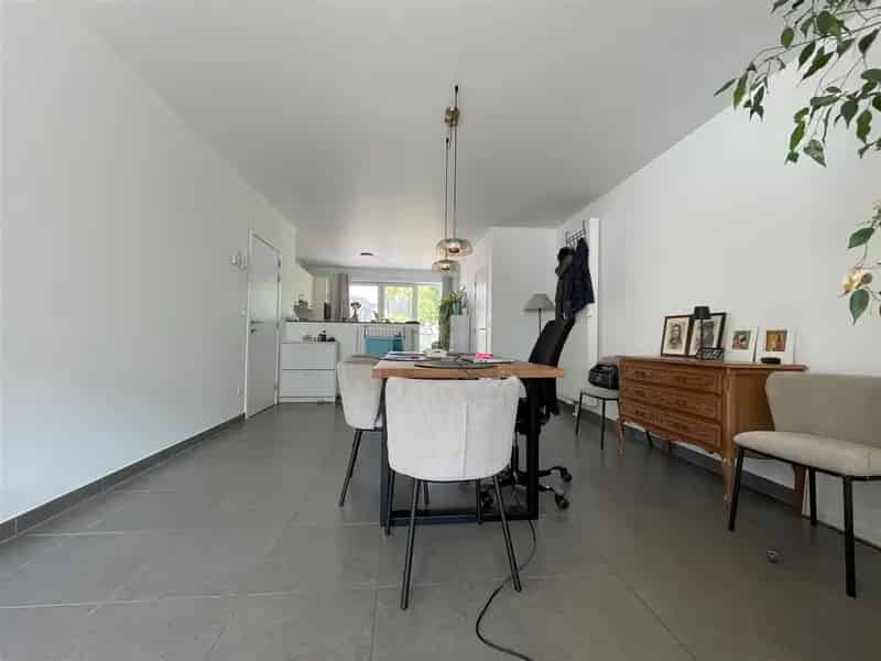 Instapklaar appartement 2 slaapkamers terras