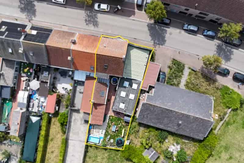 Huis te huur Zandvoorde: Ruime woning met garage en werkplaats