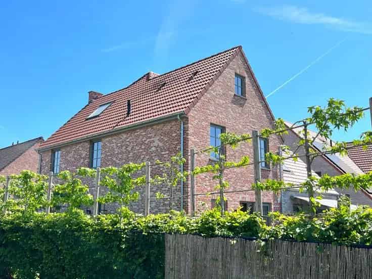 Huis Te Koop Landegem: Perfecte Halfopen Bebouwing