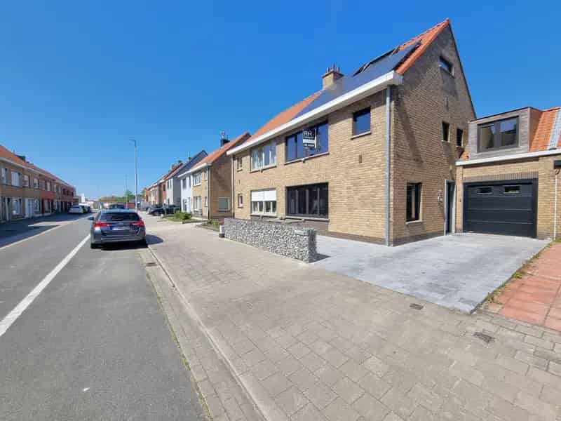 Huis te huur Lissewege: Instapklare gezinswoning met 4 slaapkamers