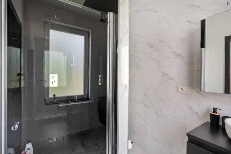 Gerenoveerde Beletage Antwerpen 111m2 Starterswoning