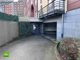 Parking te Huur Jambes Centrum Beveiligd Ondergronds