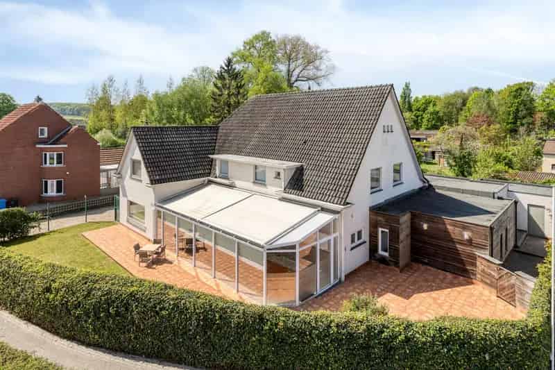Huis te koop: Ruime Dokterswoning 6 Kamers