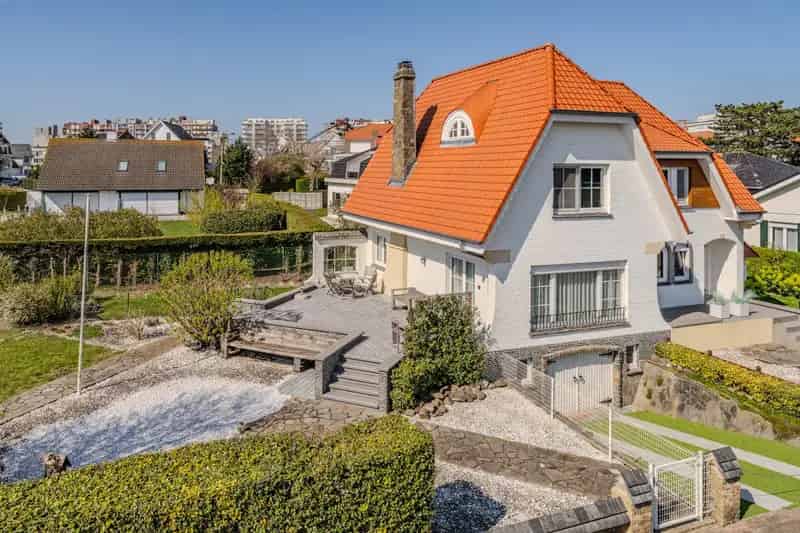 Villa te koop Westende-Bad 5 slaapkamers grote tuin