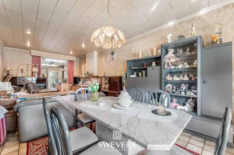 Huis te koop Beringen: 5 slaapkamers, hangar 250m²