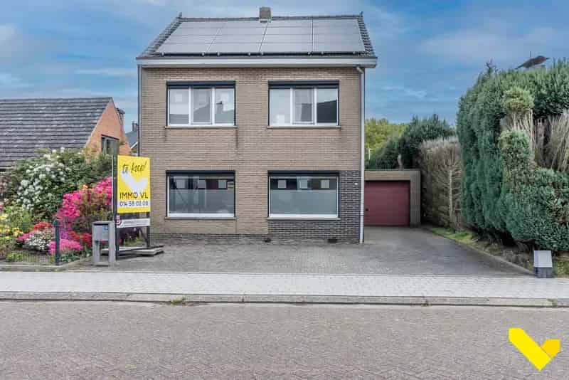 Huis te koop: Instapklare gezinswoning met tuin en veranda