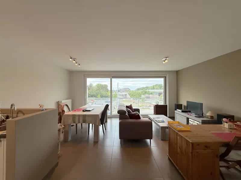 Appartement te huur 2 slaapkamers terras E40