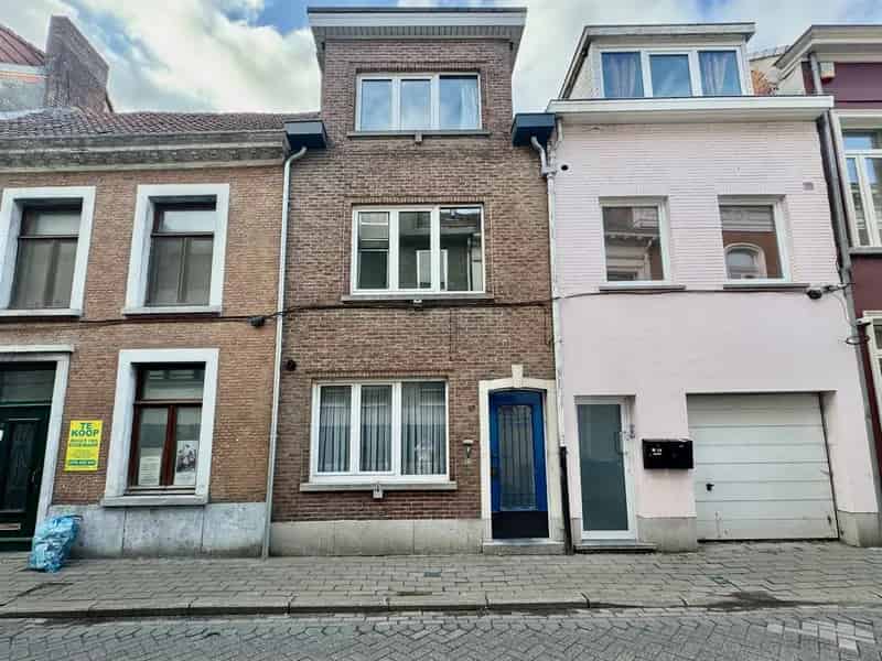 Gerenoveerde woning met 3 slaapkamers en tuin te koop