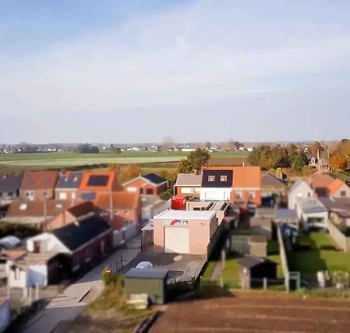 Lichtrijke gezinswoning (5 slpks) met bijgebouw (80m²)