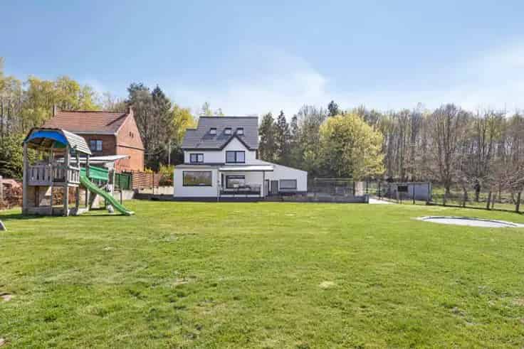 Huis Te Koop Holsbeek: Instapklare woning 227m² met 3 slaapkamers en boszicht