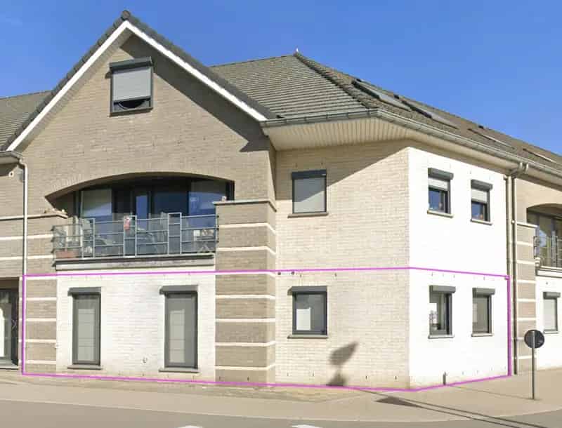 Appartement te koop Rekem: Ruim gelijkvloers met tuin en terras
