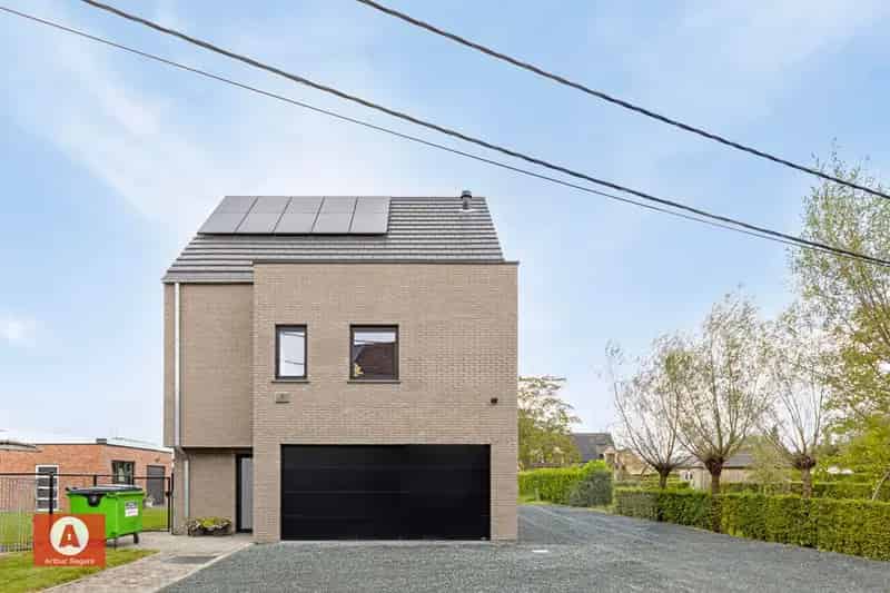 BEN Open Bebouwing met Dubbele Garage en Extra Garage