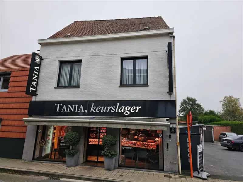 Opbrengsteigendom te koop in Oostakker