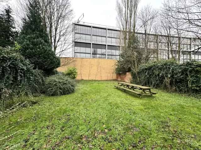 Huis te Schaarbeek  472m²  Dubbel geschakelde woning