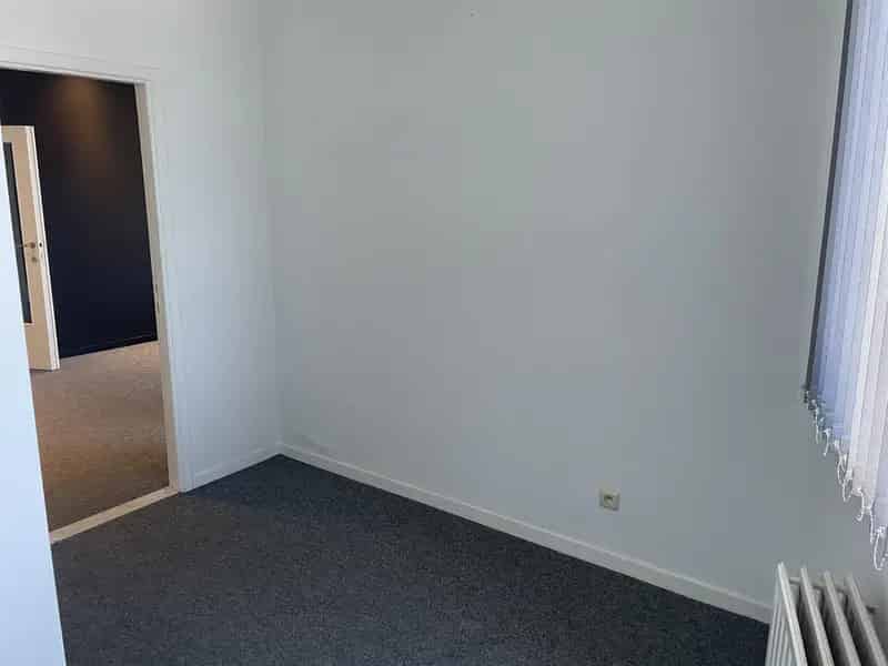Hoekkantoor te Huur Panoramisch Uitzicht