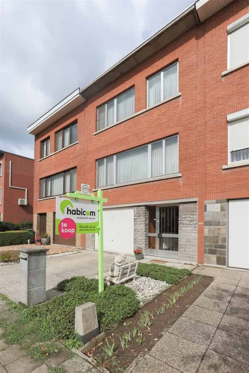 Ruime Bel-"Etage te Hoboken 3 slaapkamers Garage Tuin