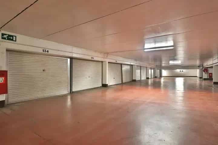 Garagebox te Woluwe-Saint-Lambert Marcel Thiry