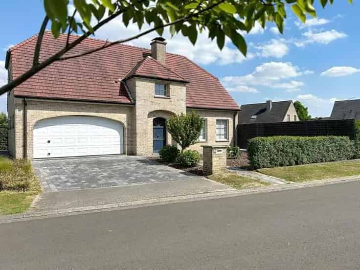 Huis Te Koop 829m2 4 slaapkamers Instapklaar Zuidgerichte Tuin